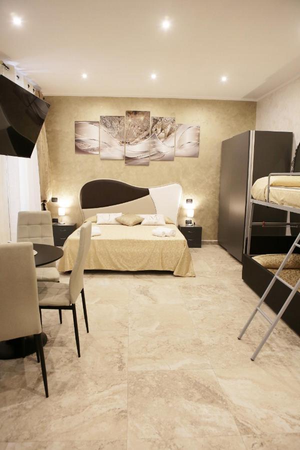Jadore Monic Rome Buitenkant foto