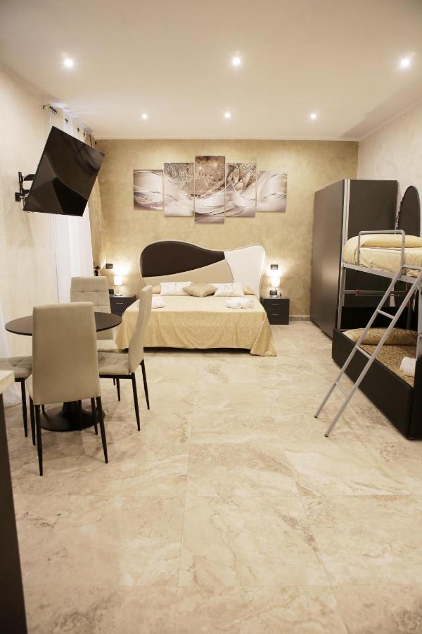Jadore Monic Rome Buitenkant foto