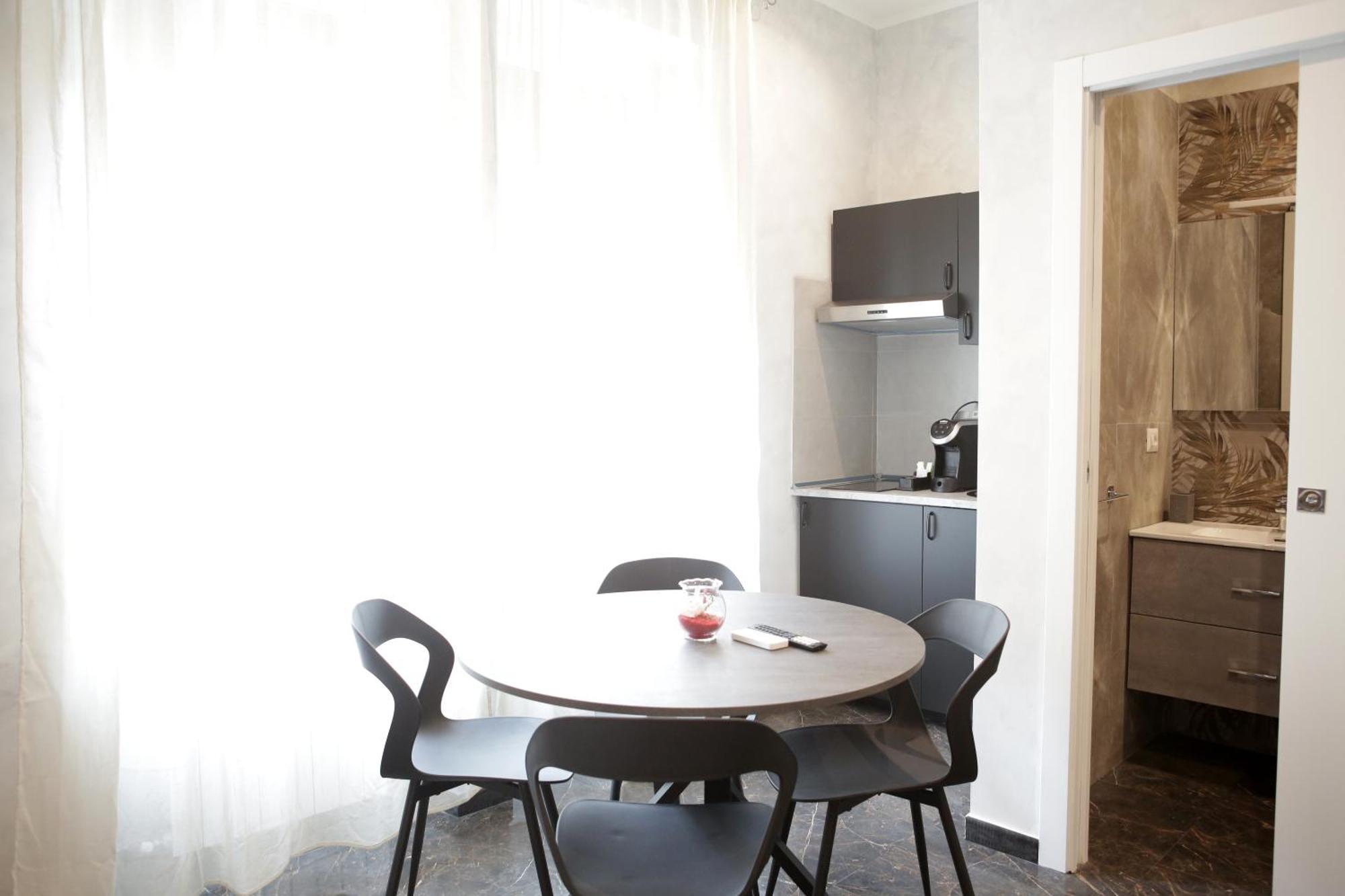 Jadore Monic Rome Buitenkant foto