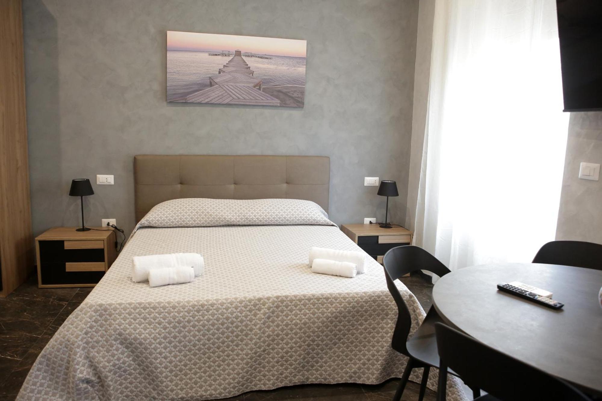 Jadore Monic Rome Buitenkant foto